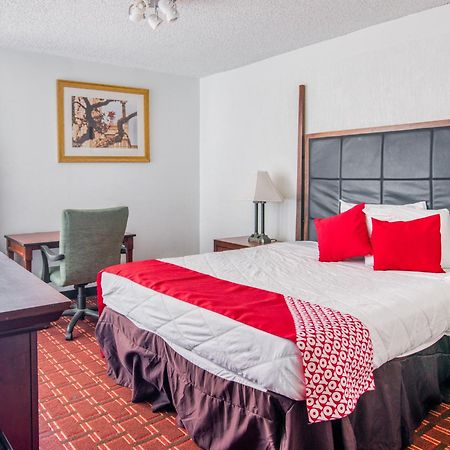 Hotel Oyo Townhouse Houston George Bush Intercontinental Extérieur photo