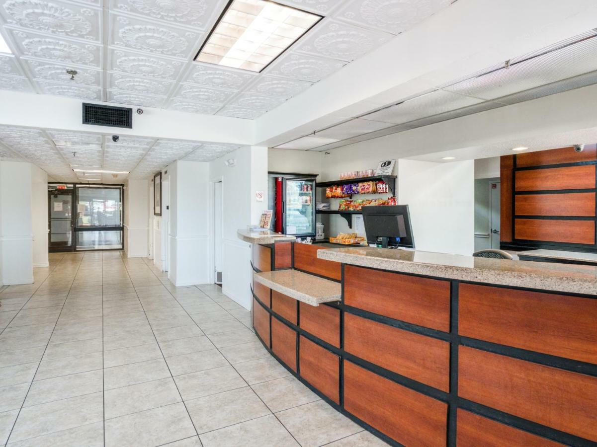 Hotel Oyo Townhouse Houston George Bush Intercontinental Extérieur photo
