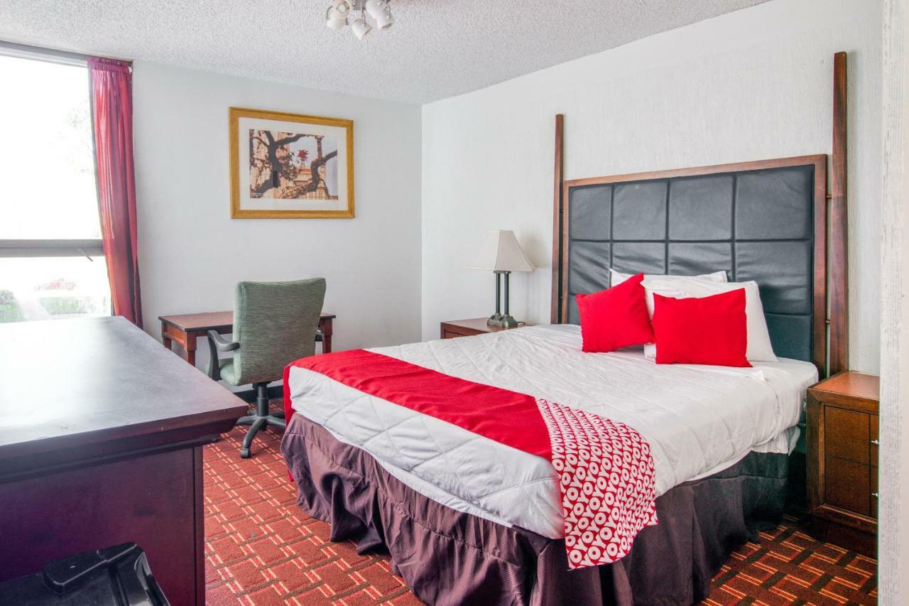 Hotel Oyo Townhouse Houston George Bush Intercontinental Extérieur photo